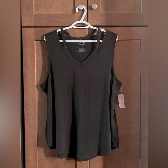 3 for $30. Sleeveless top. - Picture 1 of 3